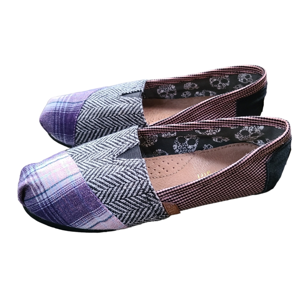 Madden Girl Gloriee Flat Peace Love Shoes Slip Ons Size 9 - Picture 3 of 14